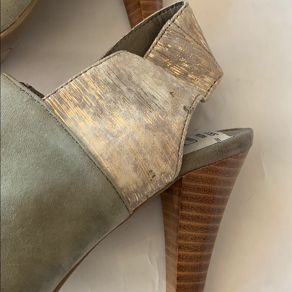 Reaction Gray Suede heels - Picture 3 of 3